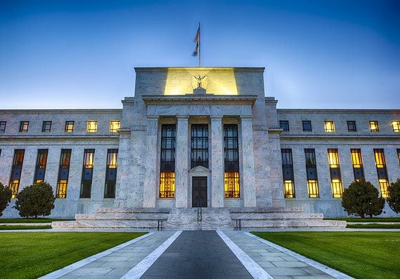 La Reserva Federal Mantiene las Tasas de Interés ante la Desaceleración Económica Provocada por los Aranceles de Trump