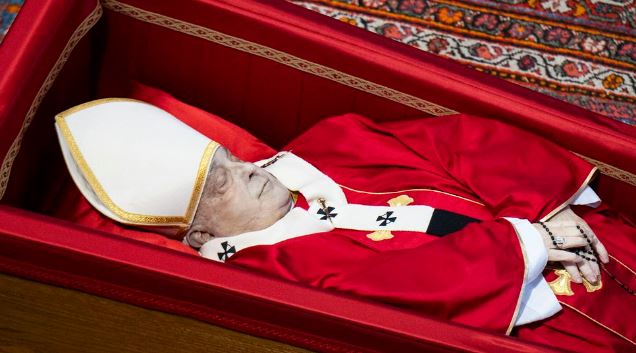 Los Misterios que Rodean la Muerte del Papa Francisco: ¿Simple Final o Conspiración Vaticana?
