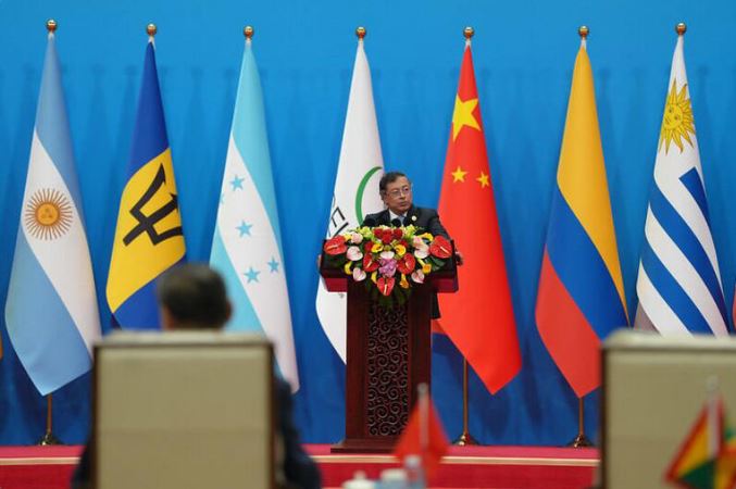 Petro insta a la CELAC a unirse comercialmente con China: “Latinoamérica debe estar en el centro del mundo”