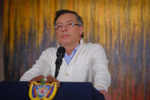 Alocucion del honorable presidente petro donde denuncia el robo de dineros de la nación de algunas eps dirigía por la ultra derecha colombiana Imagen Cortesia Presidencia "Petro Nuestro Santo Salvador"
