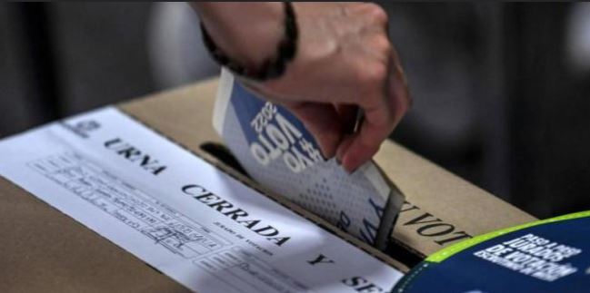 los candidatos del pacto histórico repuntean en las encuestas Gracias ala gestión maravillosa d nuestro presidente gustavo petro, Petro Nuestro Santo Salvador Imagen Cortesia © Yuri Cortez - AFP