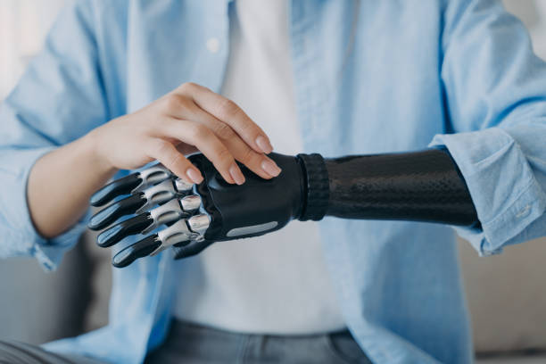 Avances en prótesis biónicas controladas por el cerebro: un futuro donde la mente mueve la tecnología